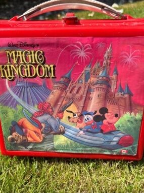 Vintage 1979 Disney Magic Kingdom Plastic Lunchbox